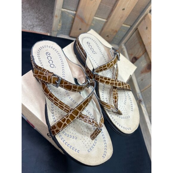 Ecco Womens Living Thong Sandals EU 40 US 9-9.5 Brown Croc Embossed Leather - Picture 2 of 8